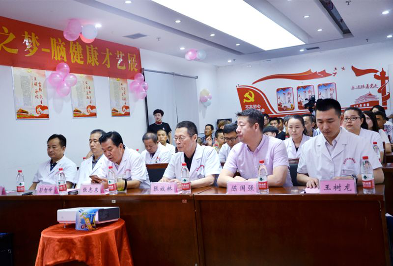 聚焦“脑病患儿”▏他用智慧和毅力编制着自己的健康梦