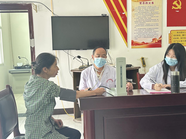 “健康乡村行，义诊暖人心”——西安中际脑病医院脑健康公益筛查活动走进汉中市城固县二里镇
